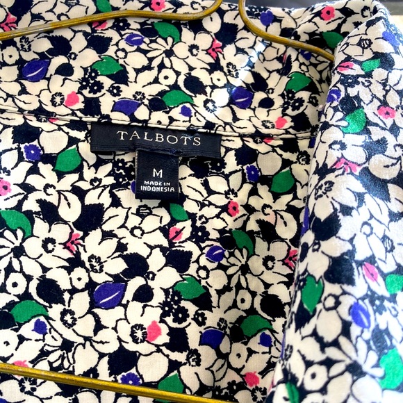 Talbots short sleeve flowered button down blouse size m. - Picture 2 of 2